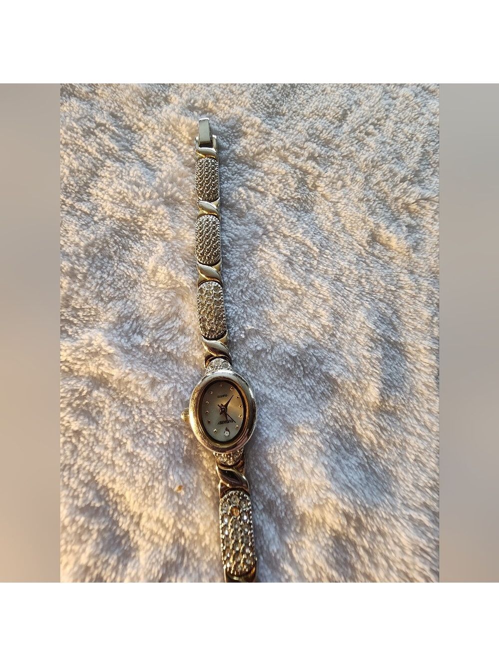 Avon Women’s Quartz Watch with Rhinestone Bracelet–Gold & Silver Tone Works - Picture 8 of 8